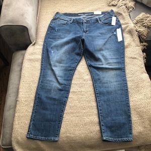 Never worn Old Navy Jeans